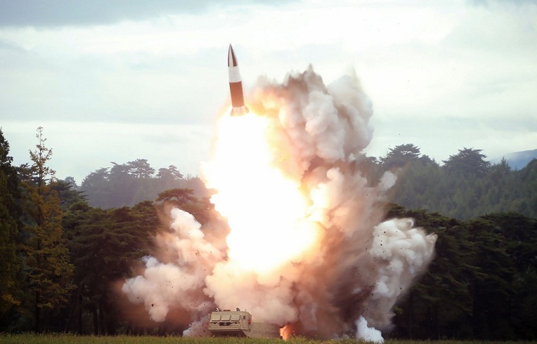 Triều Tiên tiếp tục phóng vật thể bay sau vụ thử tên lửa của Mỹ