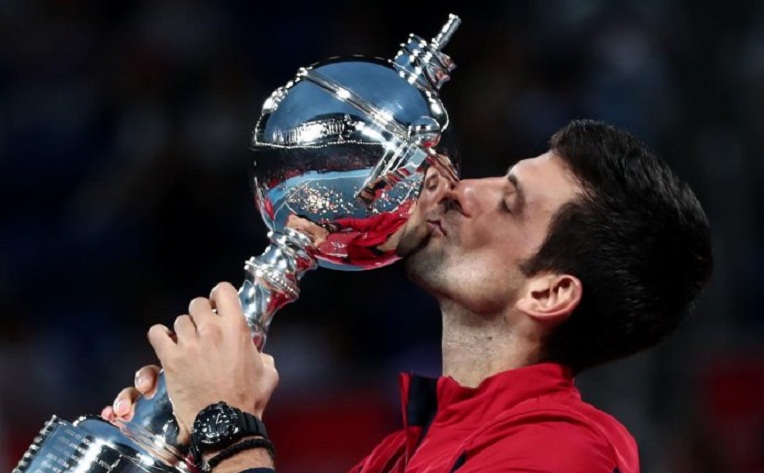 Djokovic lần đầu vô địch Japan Open, gia tăng khoảng cách với Nadal