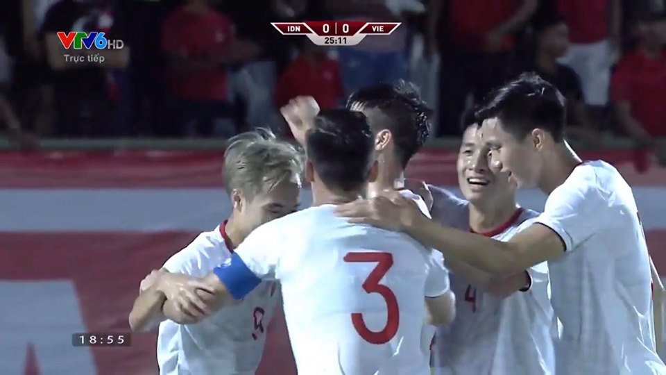 Vòng loại WC 2022: Việt Nam thắng 3-1 trước Indonesia