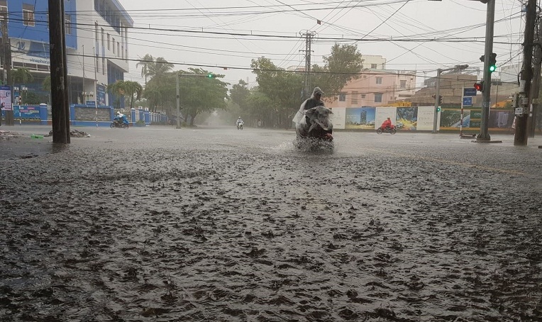 Bão số 6 suy yếu, gây mưa lớn cho Nam Trung Bộ, Tây Nguyên