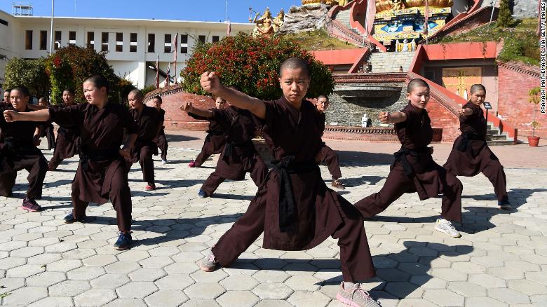 Kung Fu khiến các nữ tu Nepal tăng sức mạnh  nữ quyền