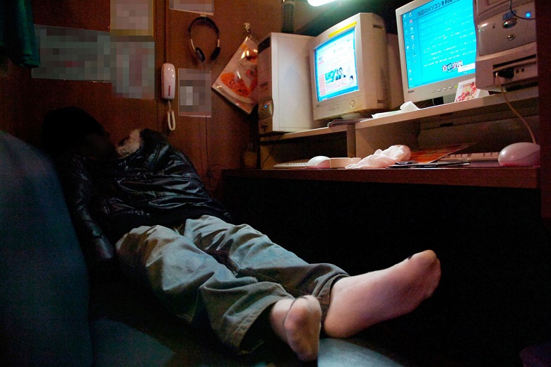 Hàng nghìn người vô gia cư ở Nhật mất chỗ ngủ trong quán cà phê internet thời Covid-19