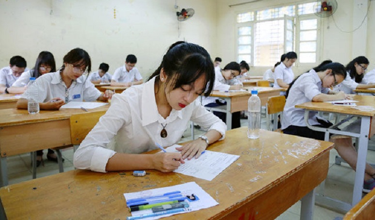Tỷ lệ chọi vào trường THPT công lập Hà Nội lên đến 1/7,2