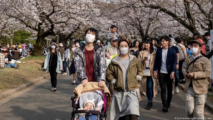 Chính phủ Nhật Bản vận động “làm việc từ xa” khi các ca nhiễm coronavirus tăng đột biến
