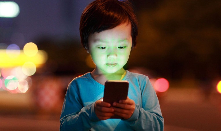 Công nghệ nhận dạng khuôn mặt Midnight Patrol ngăn trẻ chơi game khuya 