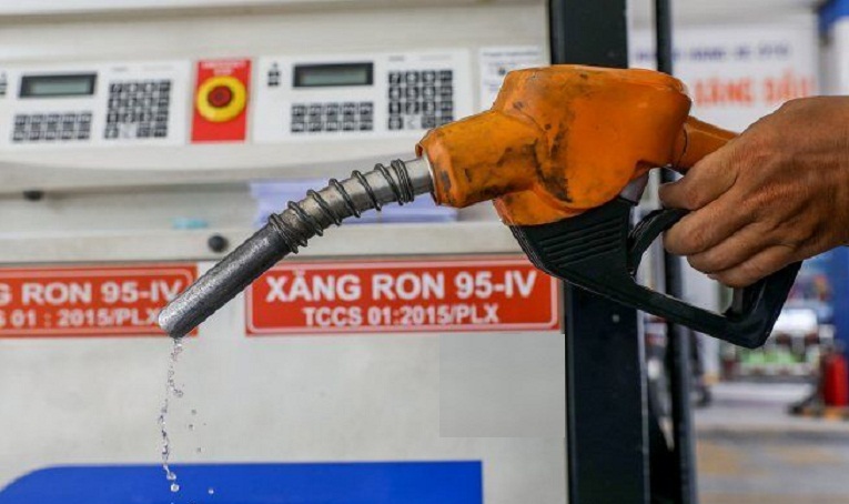 Xăng dầu đồng loạt giảm vài trăm đồng