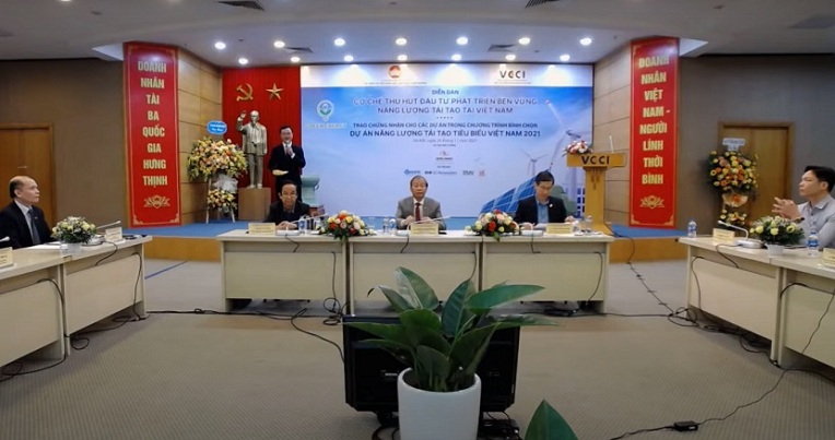  Cần giải pháp đồng bộ để phát triển bền vững năng lượng tái tạo tại Việt Nam