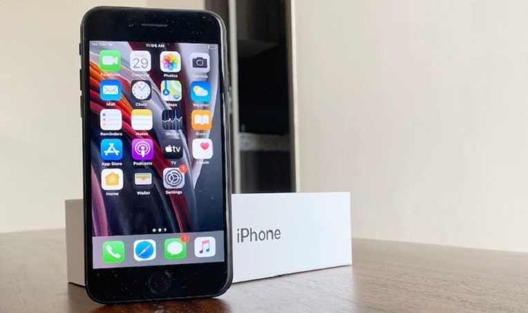 Apple cắt giảm đơn hàng iPhone SE 5G vì ít khách