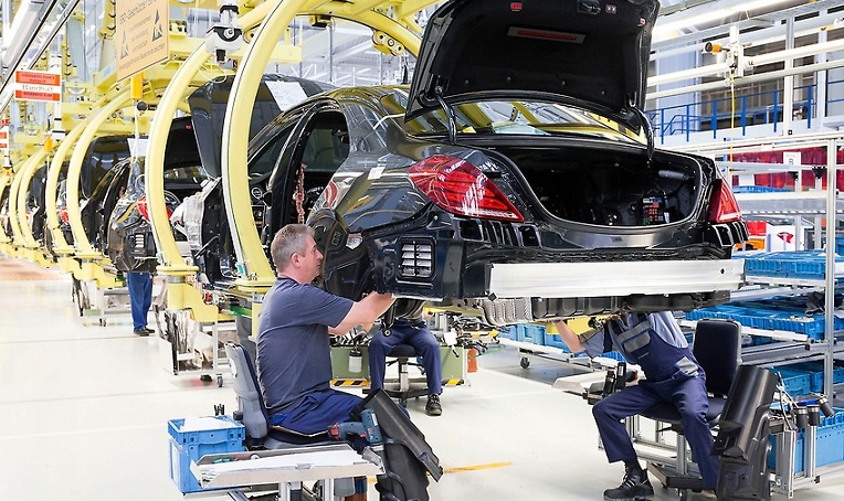 Mercedes cắt giảm sản lượng vì gián đoạn nguồn cung