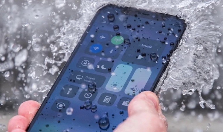 Apple phát triển màn hình cảm ứng dưới mưa cho iPhone