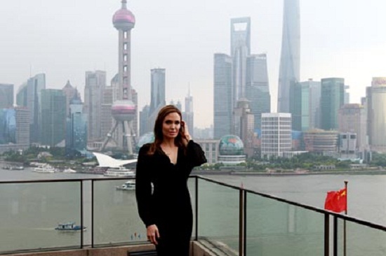  Ca ngợi đạo diễn Đài Loan, ‘bà tiên’ Angelina chọc giận một bộ phận người TQ