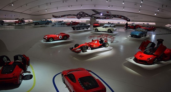 Bảo tàng Ferrari khủng ẩn mình trong thị trấn cổ